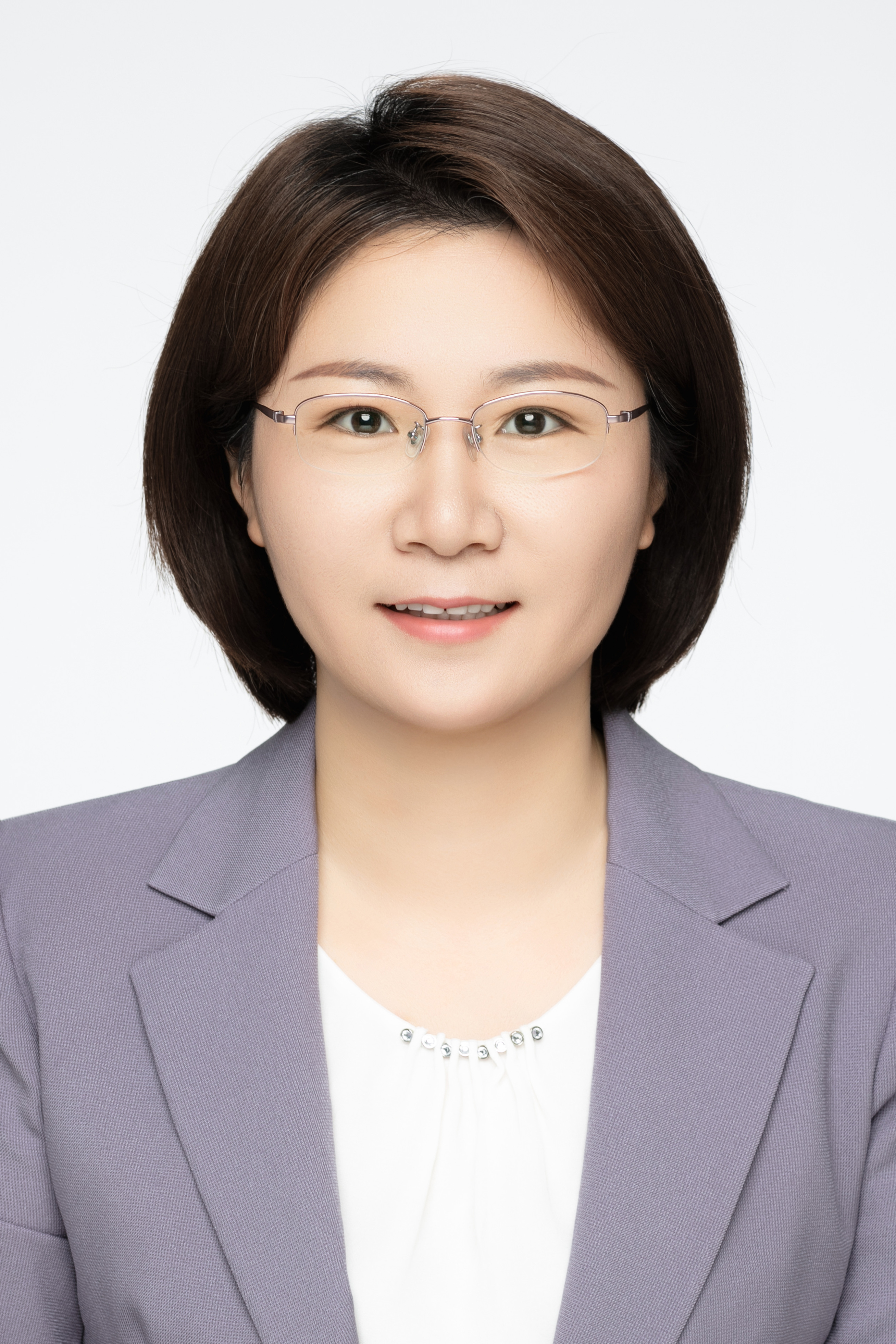 李主任证件照2.jpg
